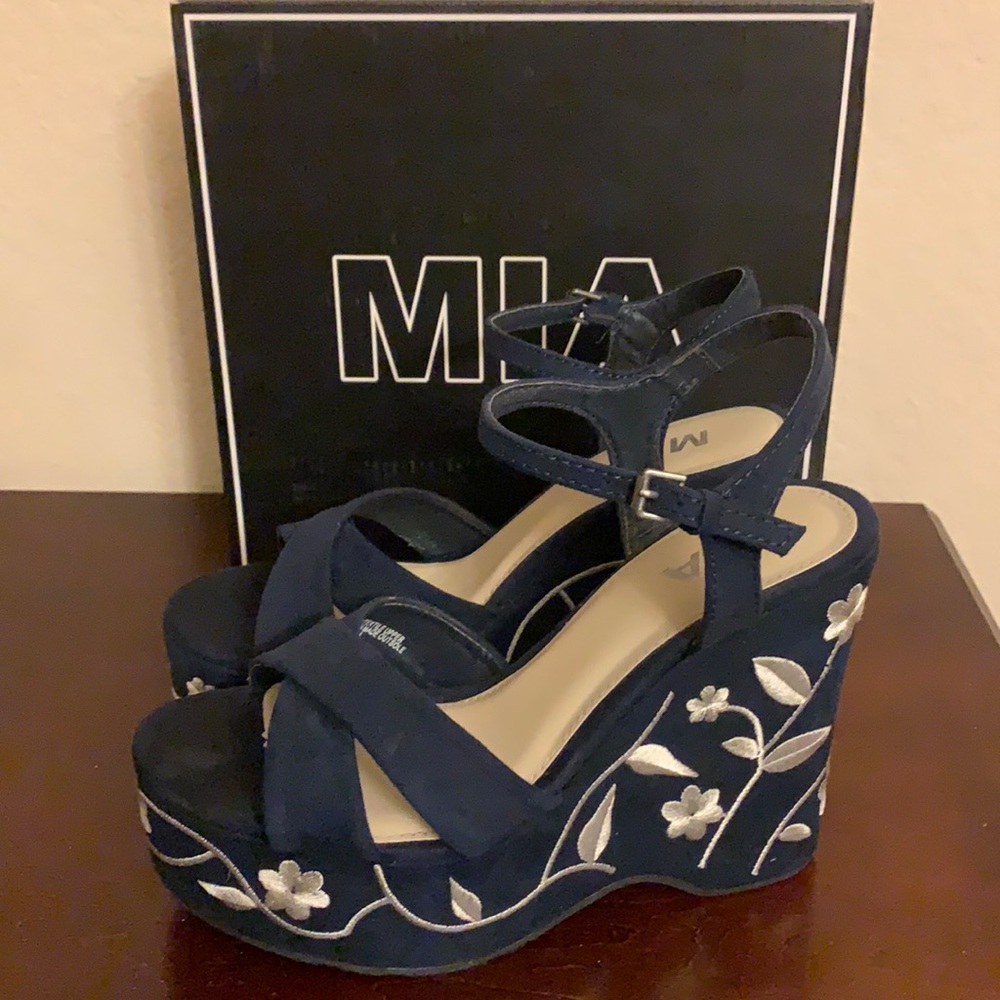 MIA “Zoey” Navy Blue & Cream Platform Sandals